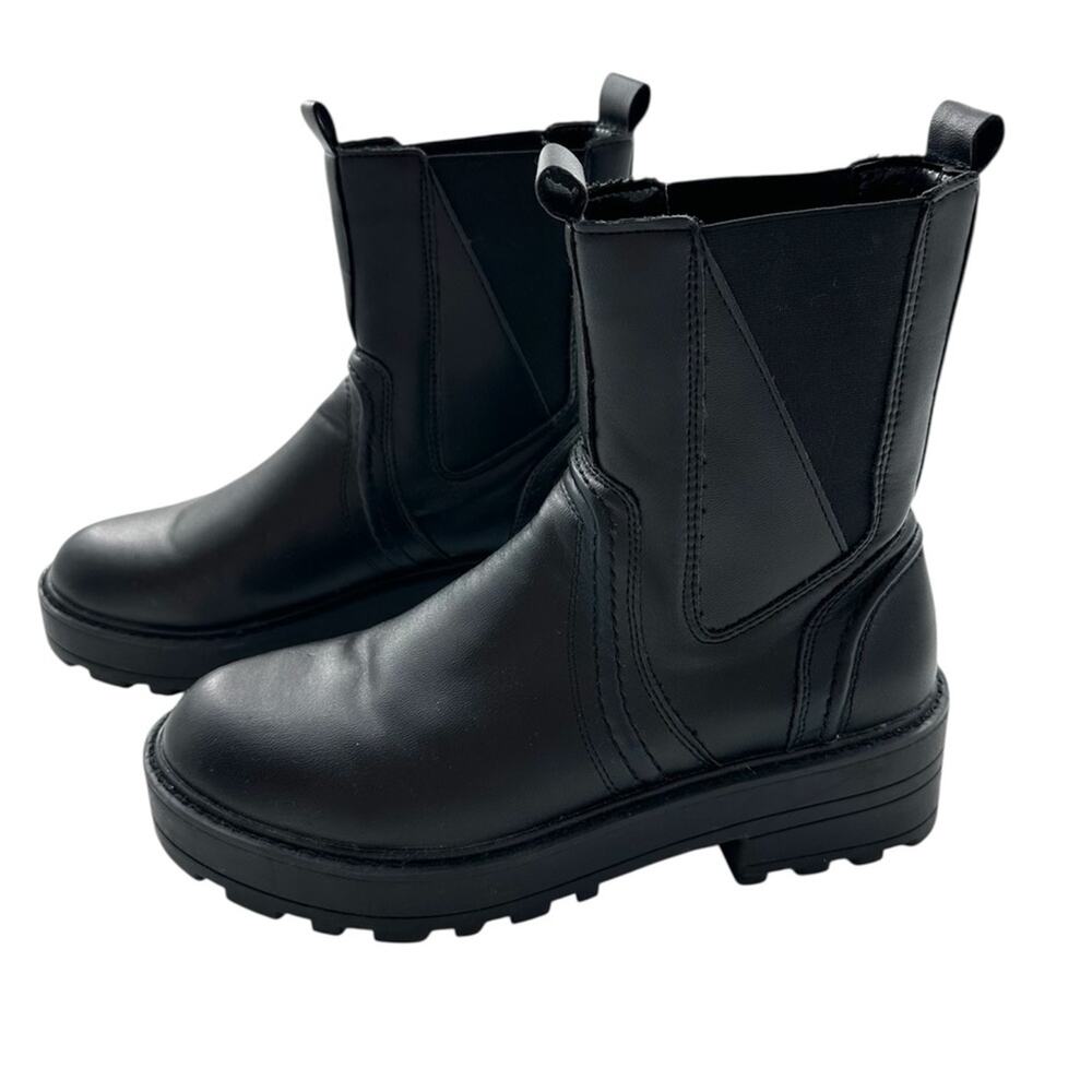 Pretty Little Thing Black Chunky Pull On Chelsea Boots Size 8